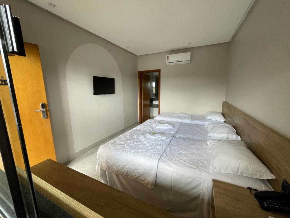 Hotel Do Lago Bela Vista de Goias Экстерьер фото
